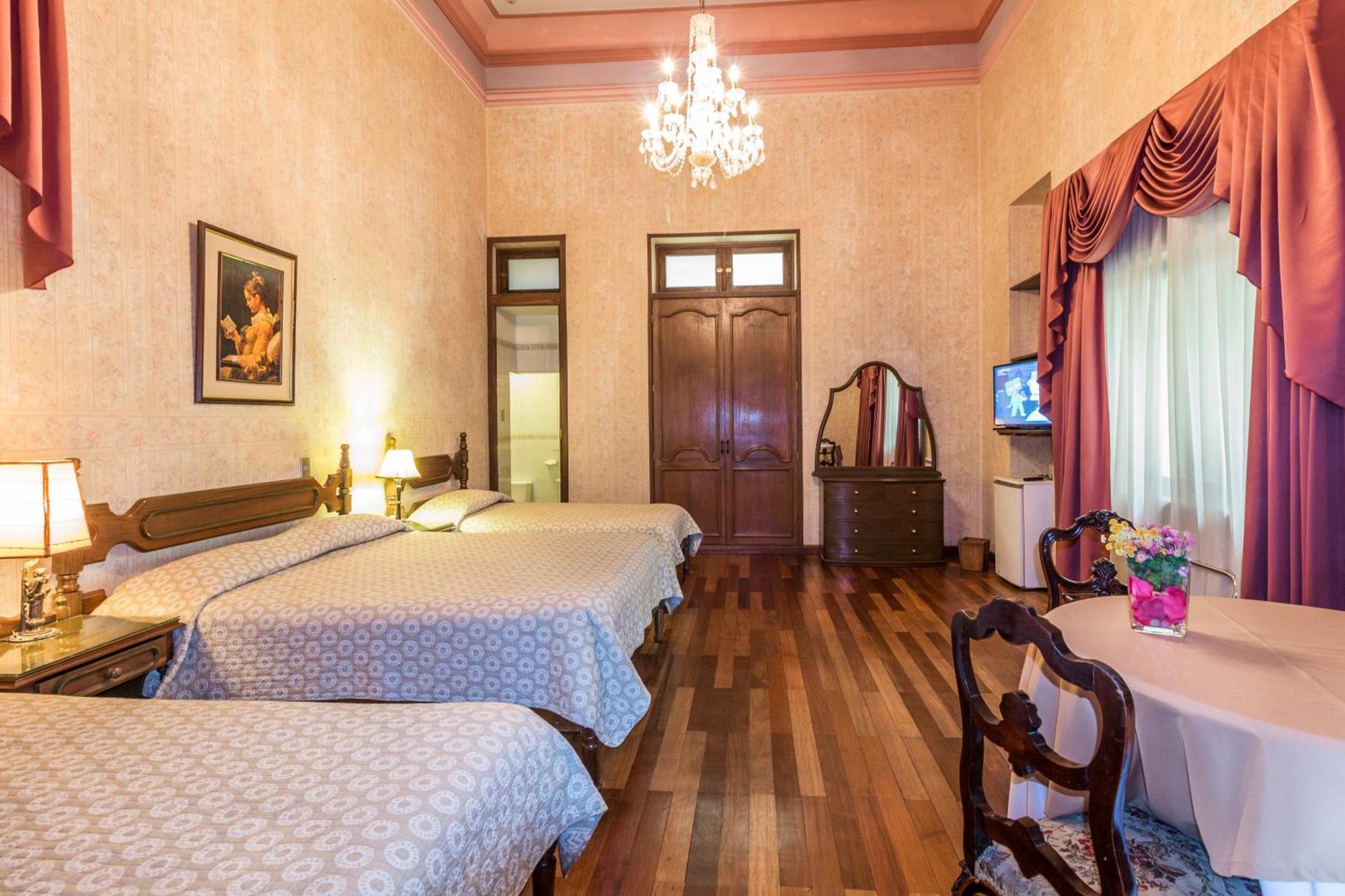 סוקרה Capital Plaza Hotel מראה חיצוני תמונה