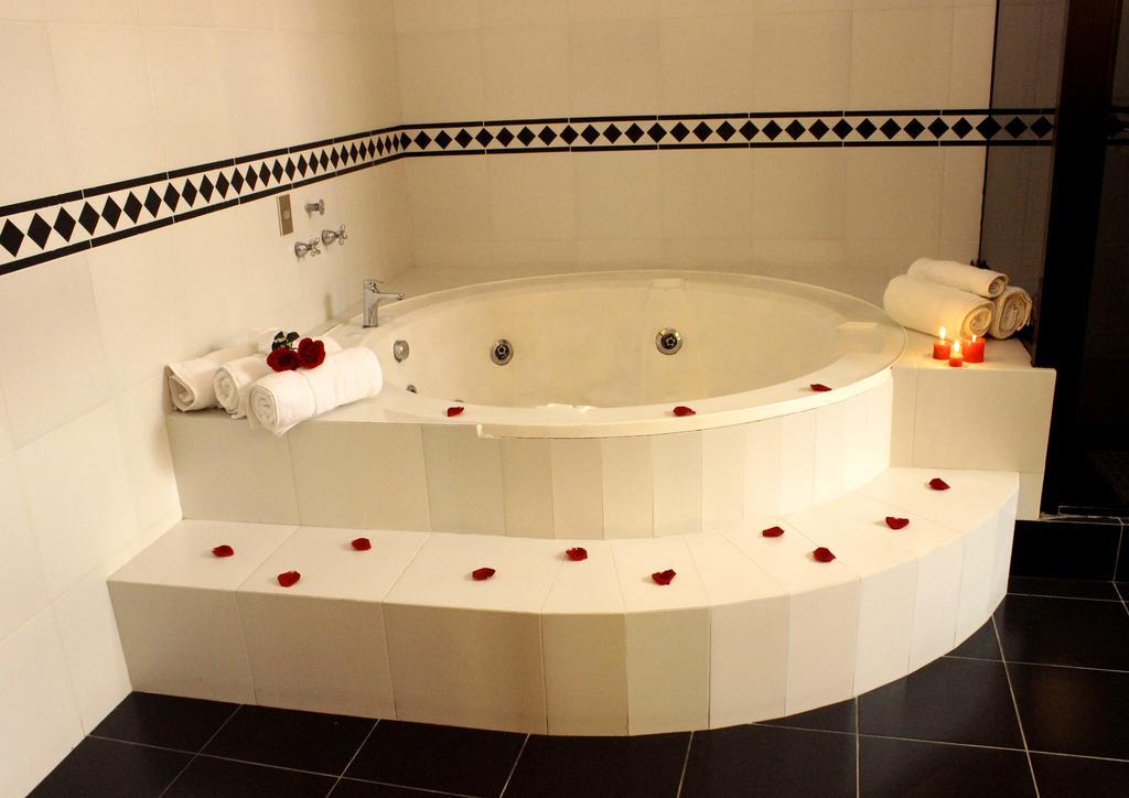 סוקרה Capital Plaza Hotel מראה חיצוני תמונה