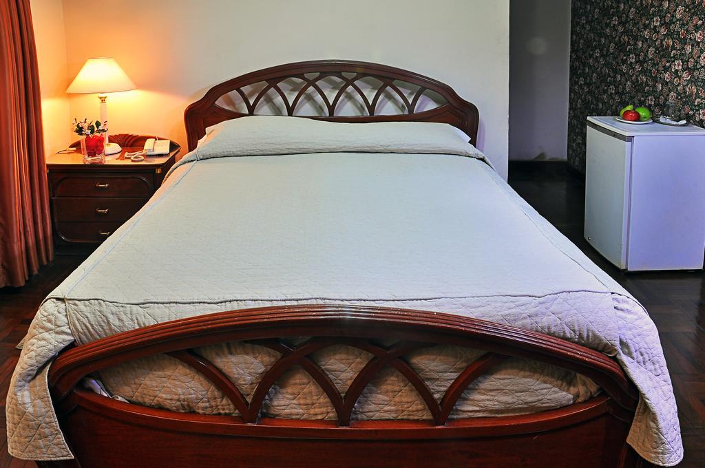סוקרה Capital Plaza Hotel מראה חיצוני תמונה